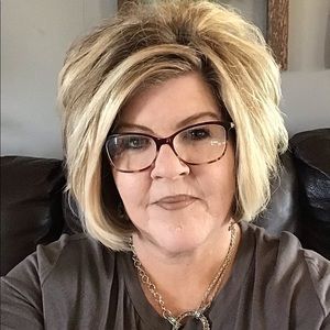 Meet your Posher, Deanna